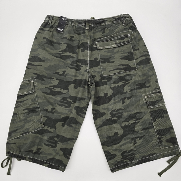 Disclosure Camo Cargo Baggy Shorts - Picture 3 of 4